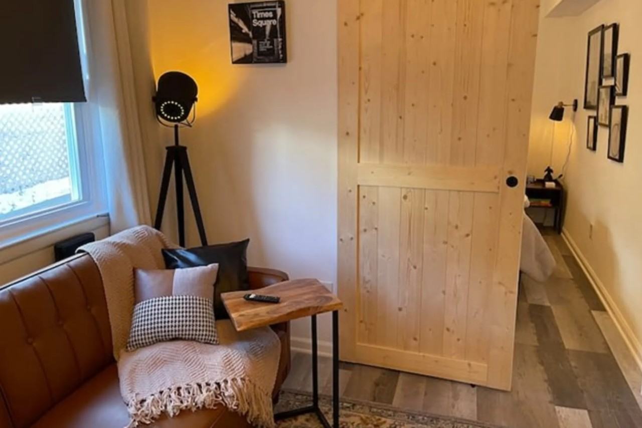 1953 Pilgrim Ave - Photo 2 of 8