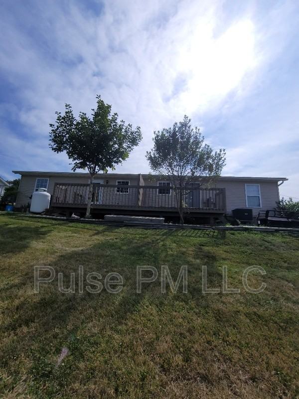 48 Ellen Kay Dr - Photo 3 of 6