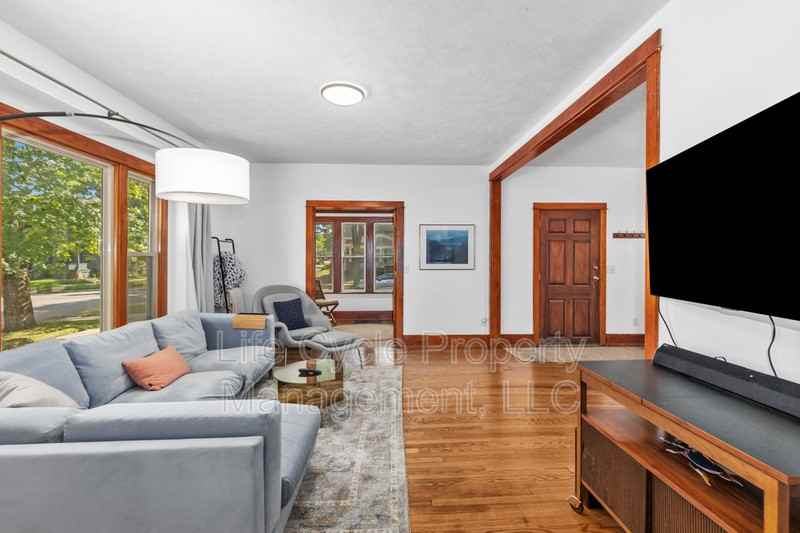 1355 Bemis St Se - Photo 4 of 17