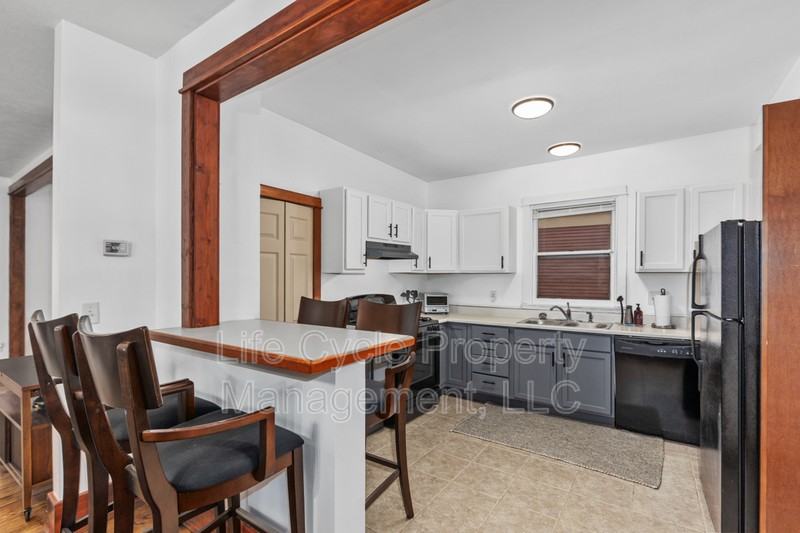 1355 Bemis St Se - Photo 7 of 17