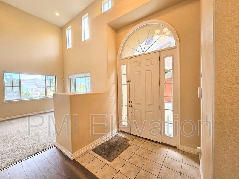 10148 Bluffmont Ln - Photo 3 of 20
