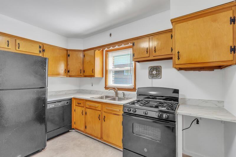 8212 Dorset Ave - Photo 6 of 21