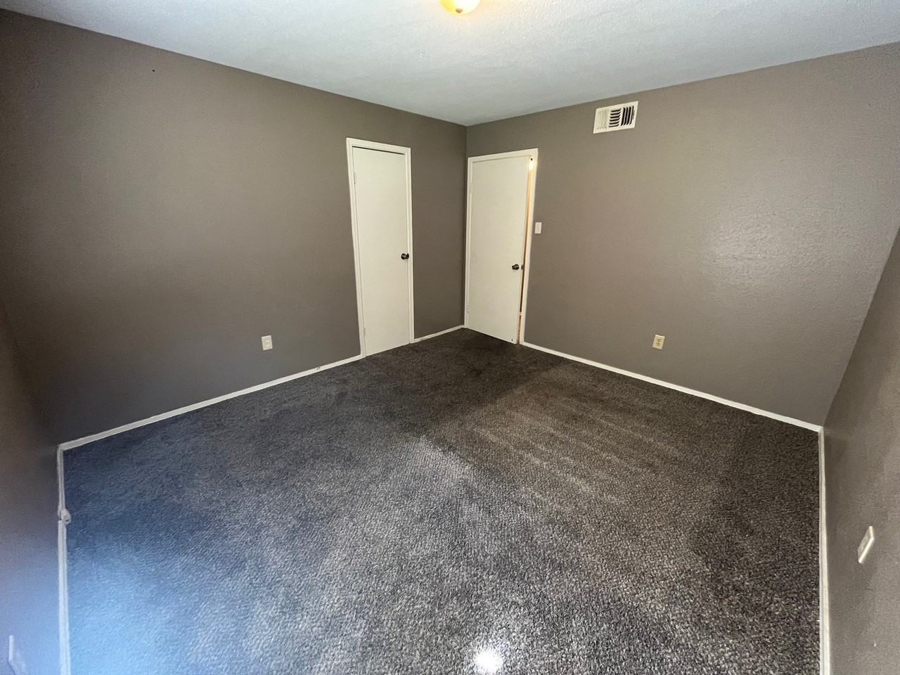 1842 Thompson Street #2 - Photo 5 of 14