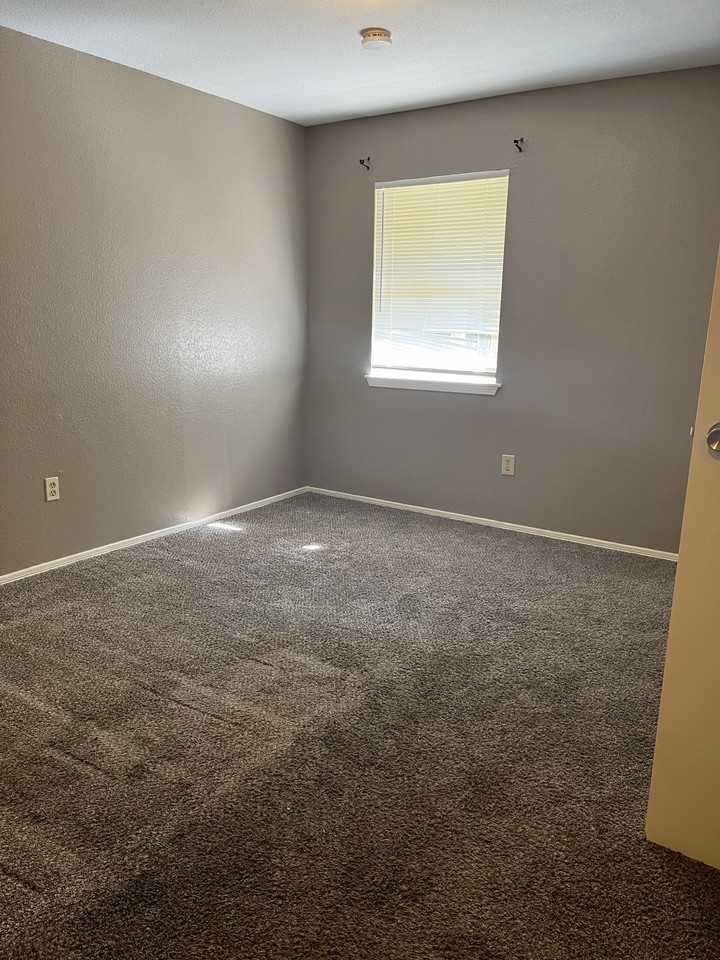 1842 Thompson Street #2 - Photo 6 of 14