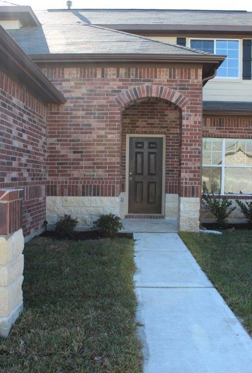 12222 Maura Ln - Photo 3 of 8