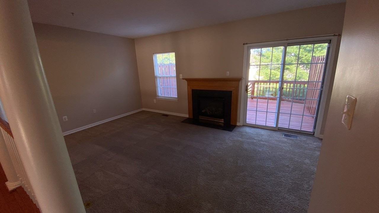 3230 Halcyon Ct - Photo 7 of 16