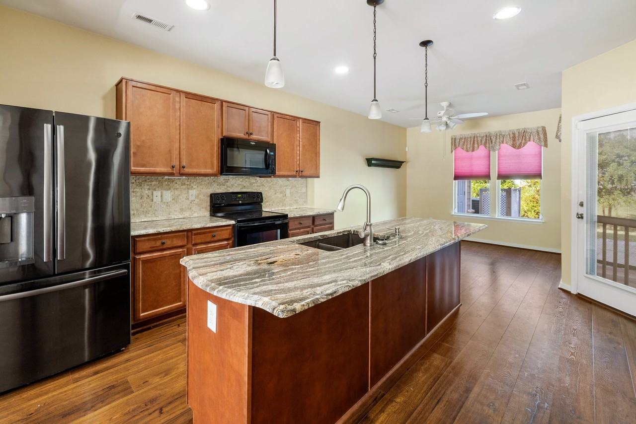 17458 Memorial Tournament Dr - Photo 3 of 20