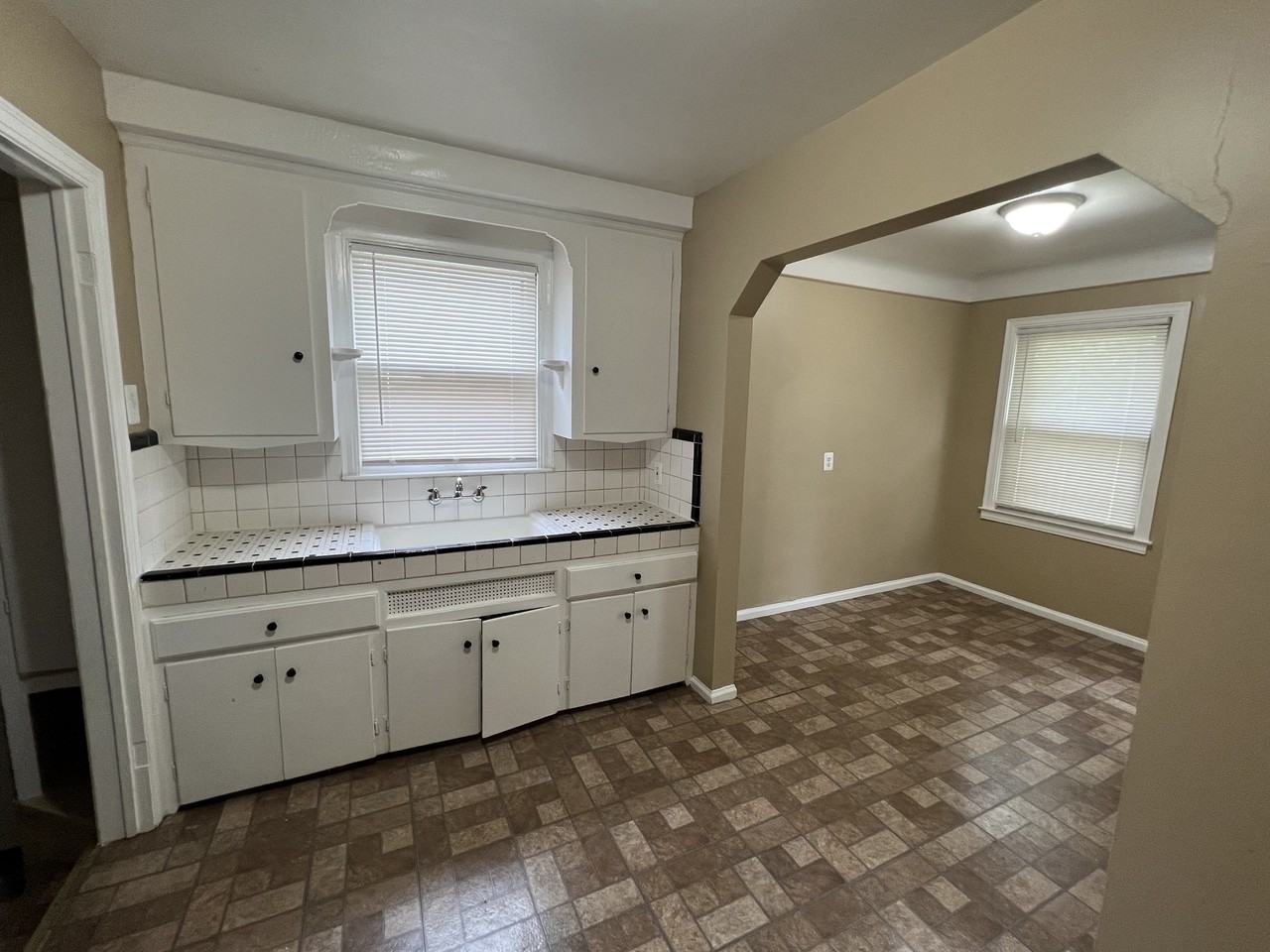 11495 Saint Patrick St - Photo 2 of 7