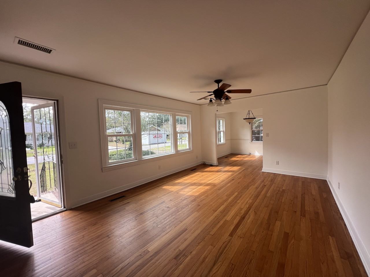 328 Canterbury Rd - Photo 2 of 10