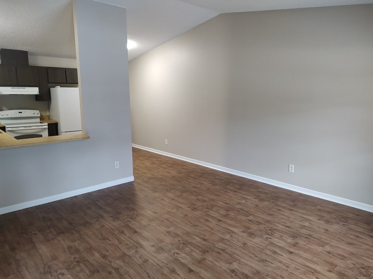 173 Hickory St - Photo 2 of 8