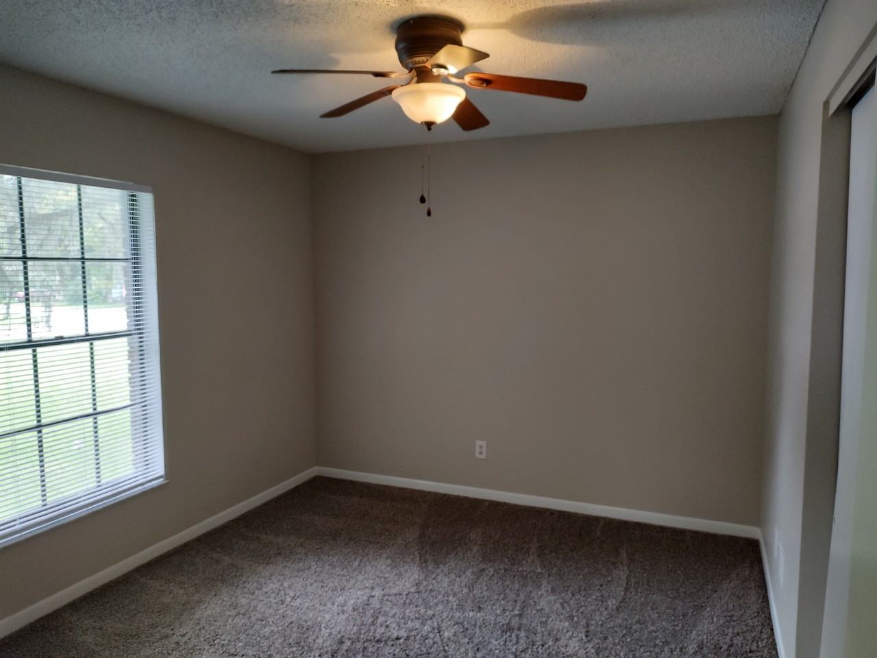 173 Hickory St - Photo 6 of 8