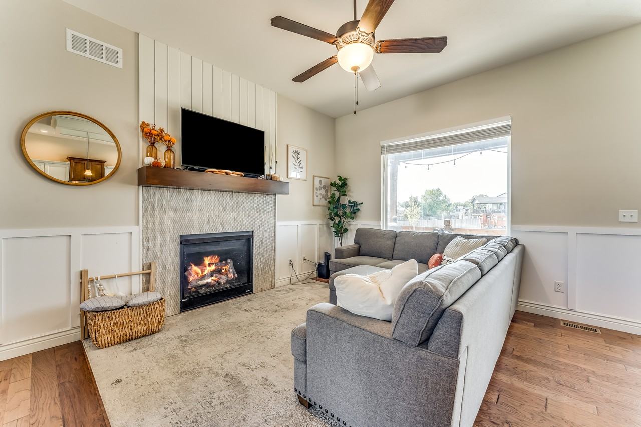 4931 N Marblefalls St - Photo 3 of 20