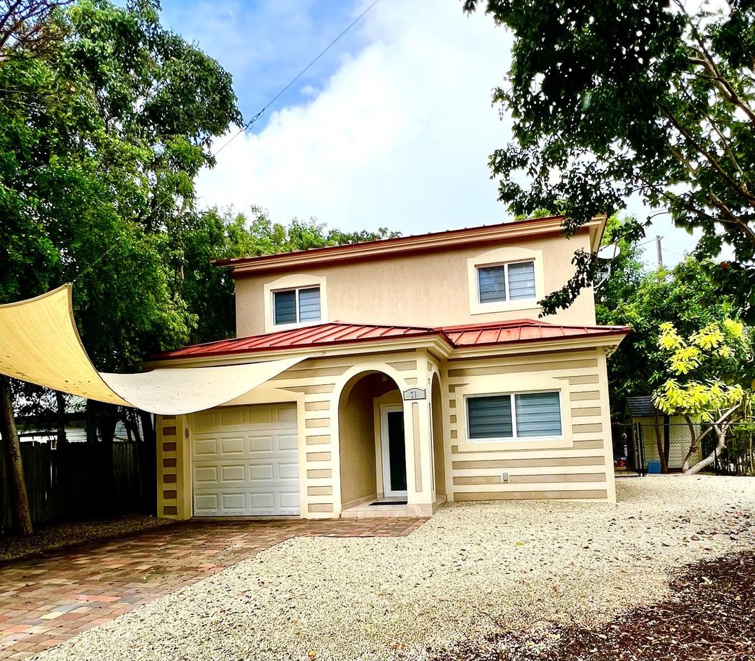 71 Blackbeard Dr, Key Largo, FL 33037 3 Bedroom House for 3,800/month