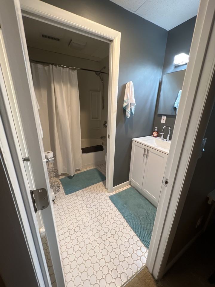 1206 Molokai Drive - Photo 3 of 6