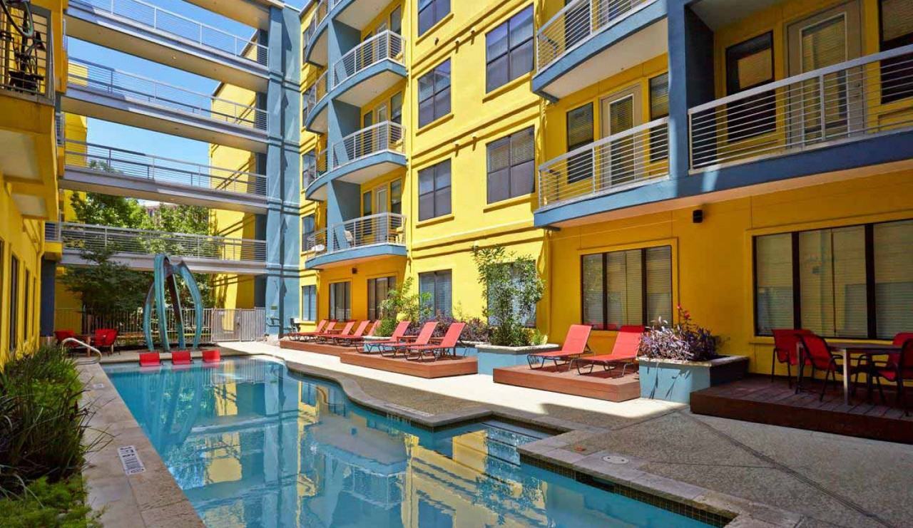 128 E Riverside Dr #A5-30