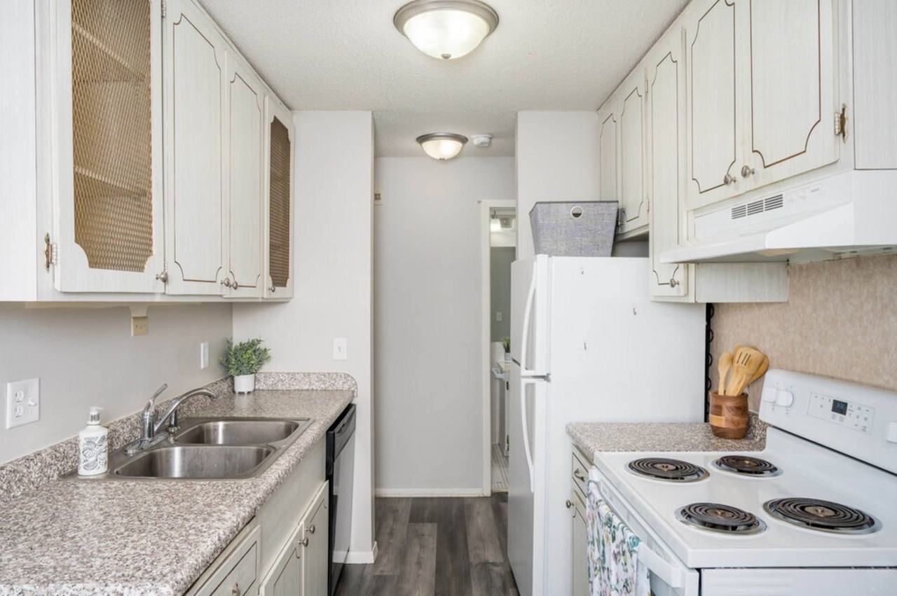 Charlton Place - Photo 2 of 32