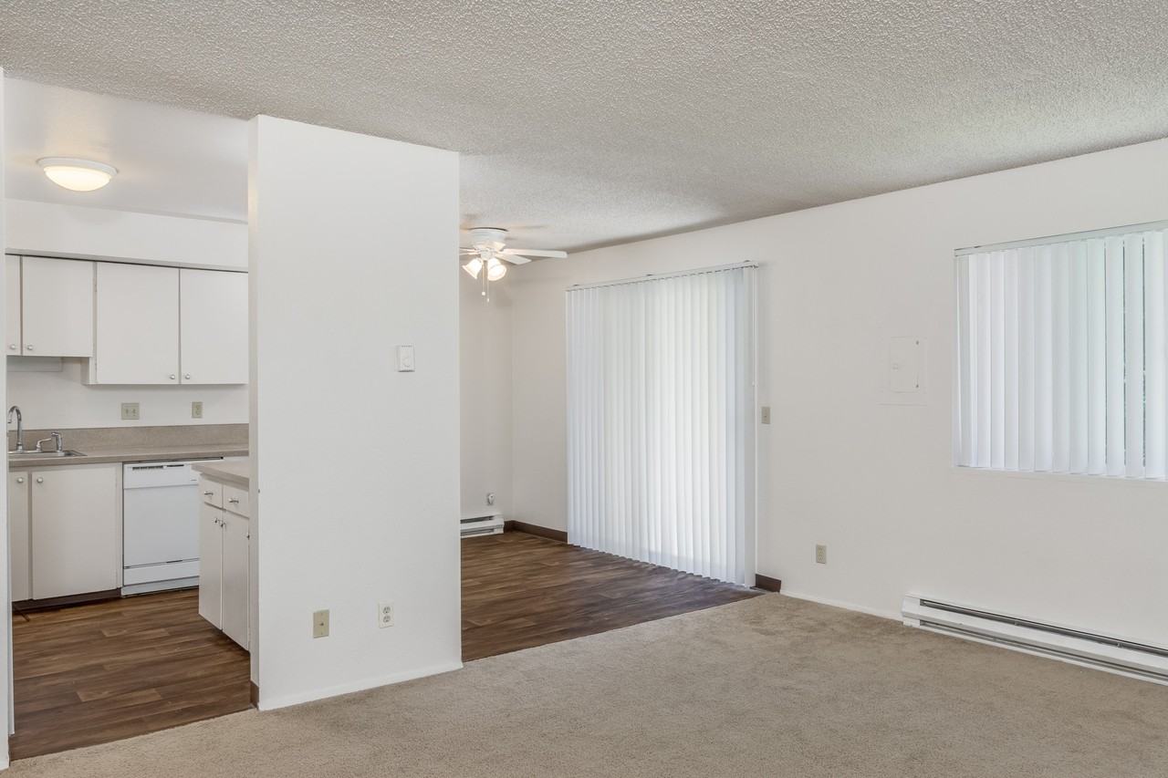 Englewood Terrace - Photo 4 of 18