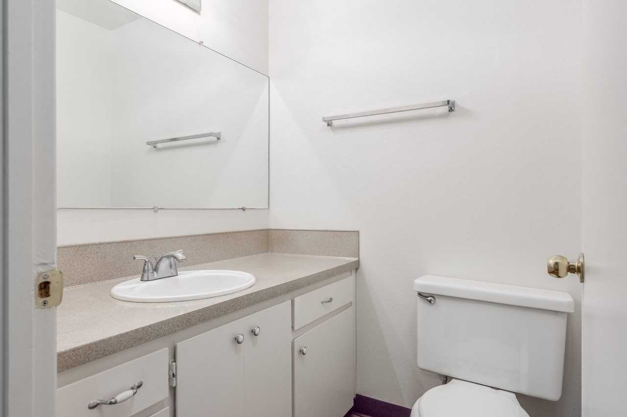 Englewood Terrace - Photo 7 of 18