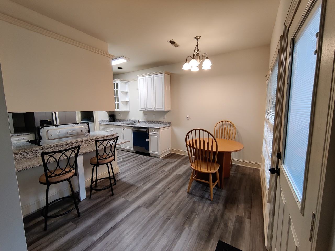 160 Presidents Dr - Photo 3 of 20