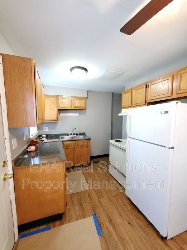 1073 James Rd - Photo 3 of 15