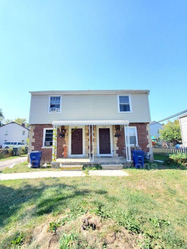 839 S Ogden Ave - Photo 6 of 20