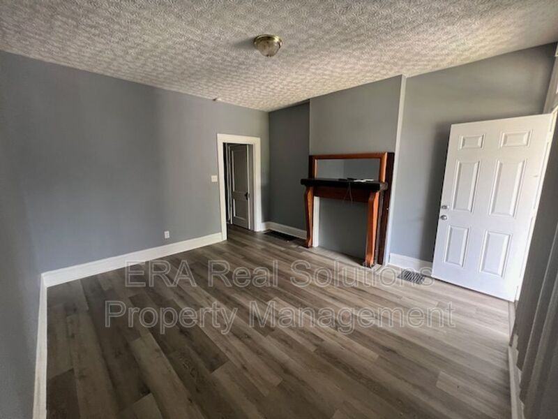 1036 S Ohio Ave - Photo 2 of 10