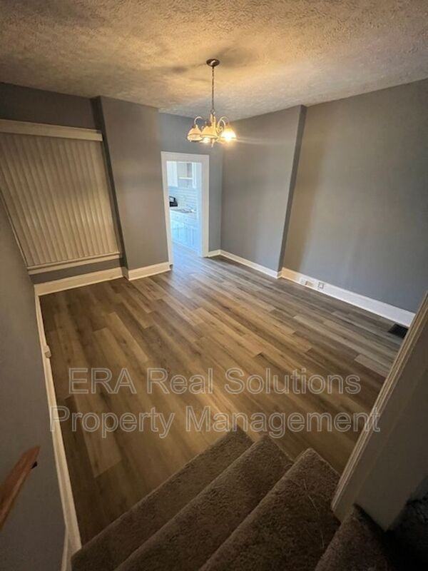 1036 S Ohio Ave - Photo 3 of 10