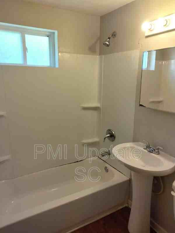 201 Chandler Dr #15A - Photo 2 of 7