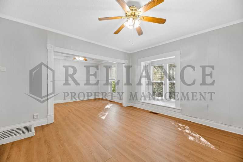 116 S Sedgwick St - Photo 7 of 24