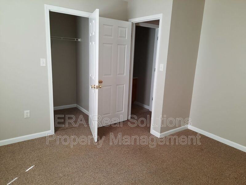 1022 N West St - Photo 2 of 9