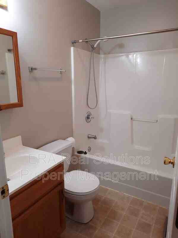 1072 N West St - Photo 6 of 10