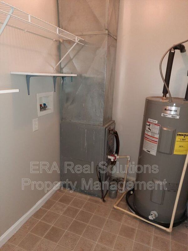 1072 N West St - Photo 7 of 10