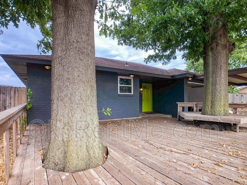 805 N Markwell Ave - Photo 2 of 16