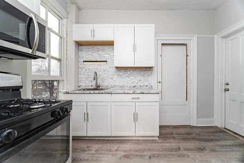 66 13th St Apt 1 - Photo 5 of 28