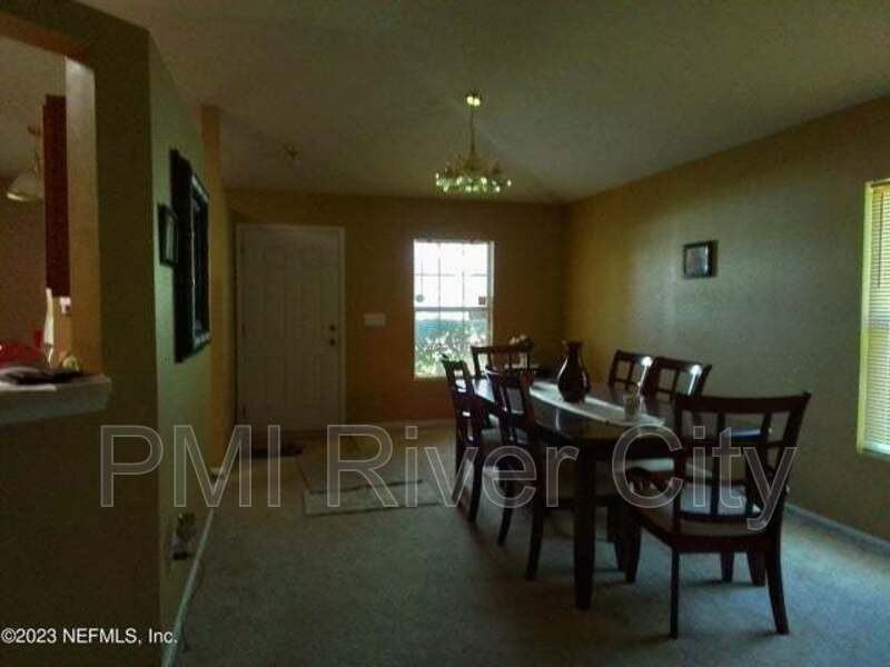 3025 Thorn Glen Ct - Photo 3 of 7