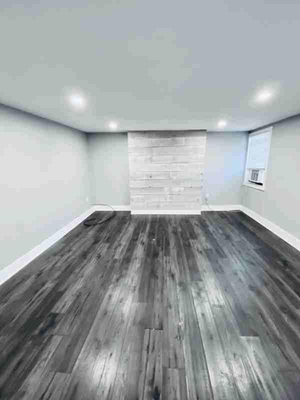 47 Wellington St N #4 - Photo 3 of 26