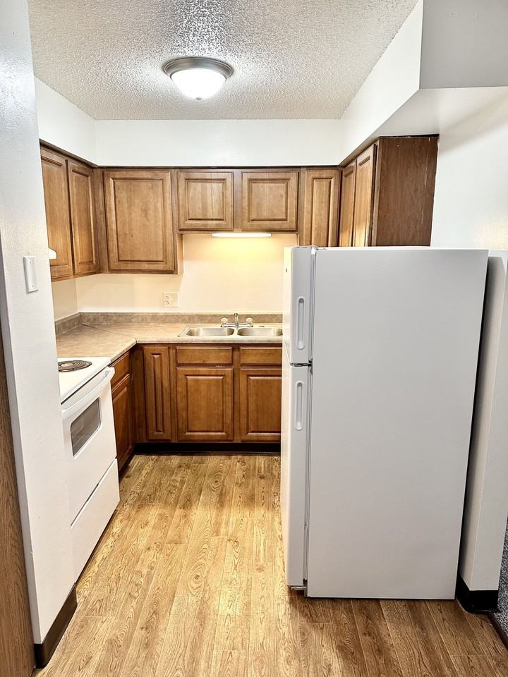 Scotchview Manor Apartments - Photo 2 of 13