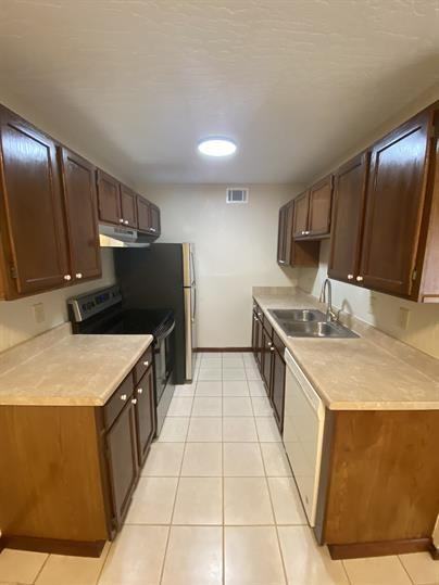 1121 Tree Ridge Lane Northeast - Photo 3 of 11