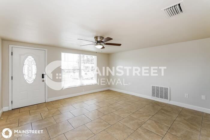 7625 Ilex Dr - Photo 3 of 16