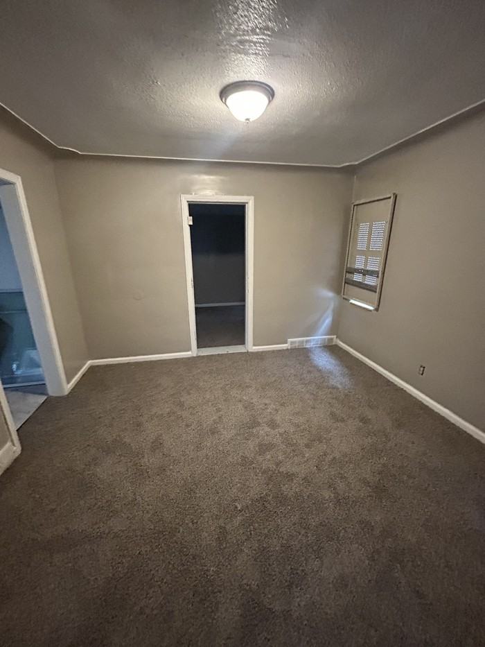 15491 Seymour St - Photo 3 of 7
