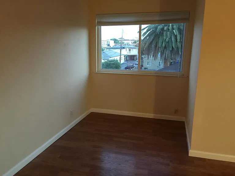 140 Lincoln Ave #6 - Photo 3 of 4