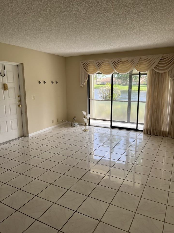 813 Sky Pine Way #F1 - Photo 3 of 18