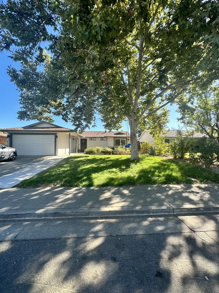 1014 Kennedy Dr #NA - Photo 3 of 50