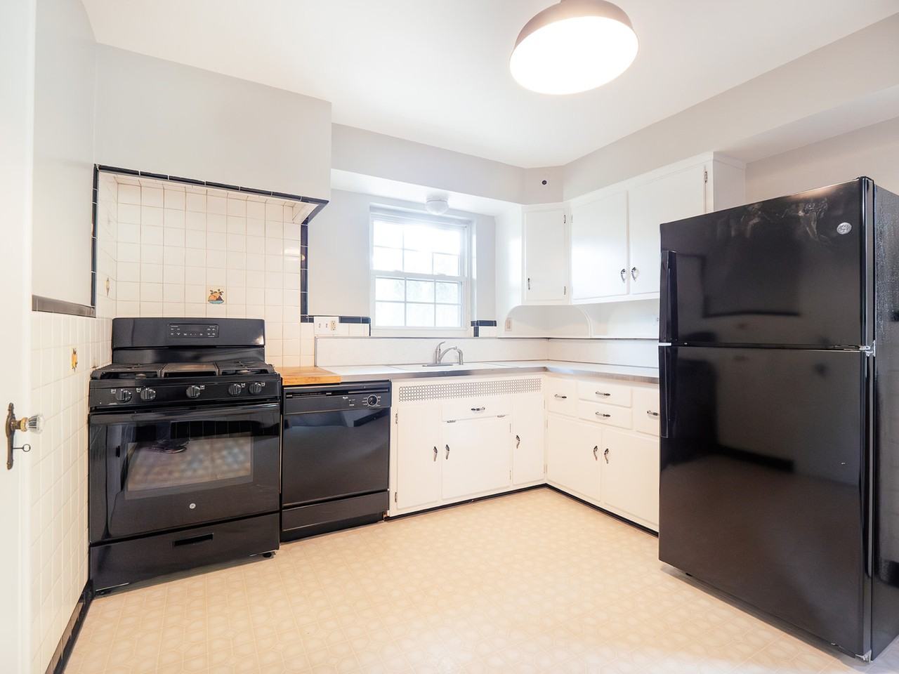 3161 Bellewood Ave #1 - Photo 2 of 8