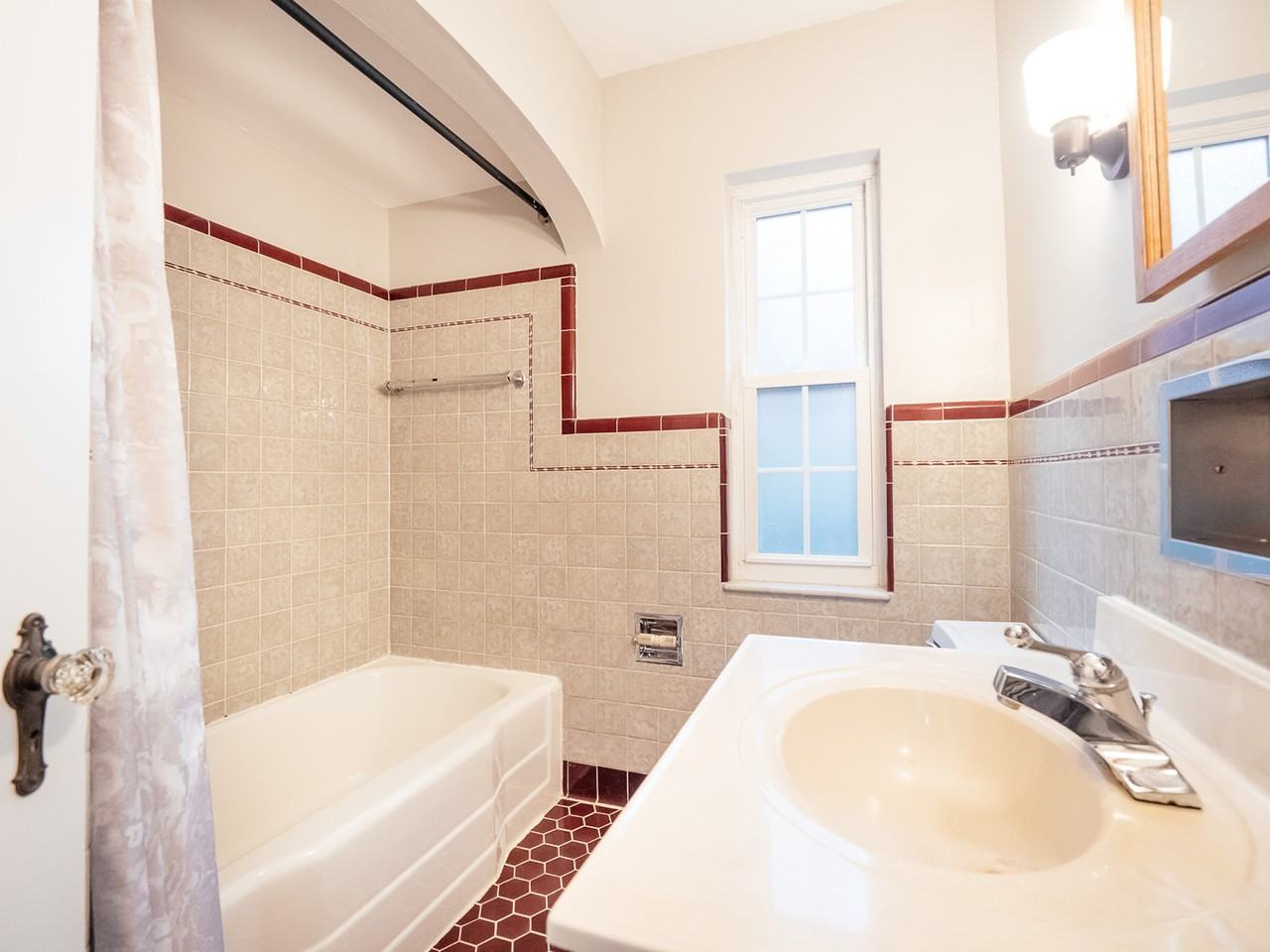 3161 Bellewood Ave #1 - Photo 4 of 8