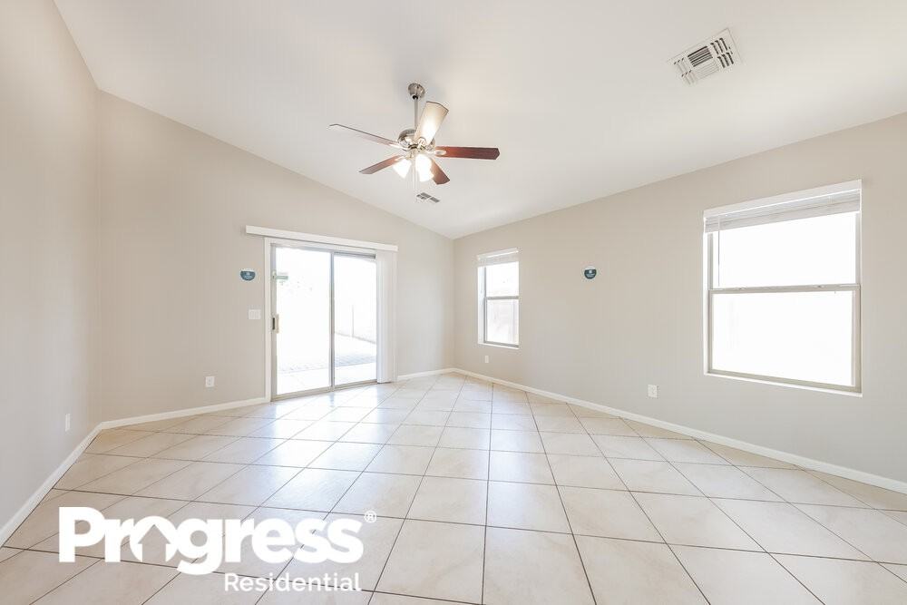 11816 W Softwind Dr - Photo 3 of 16