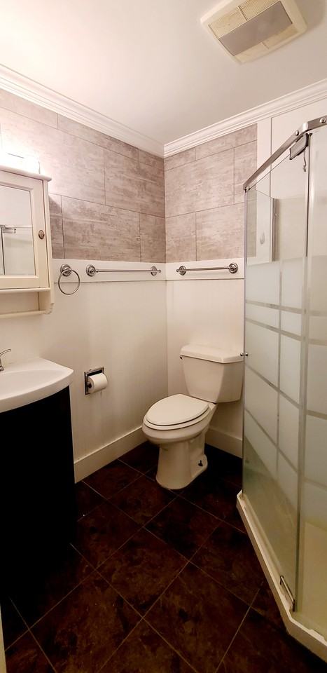 495 West River Street - Photo 6 of 20