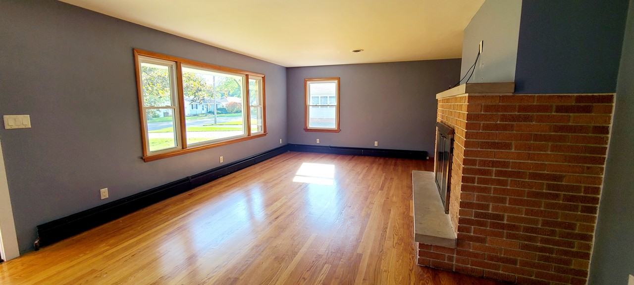 495 West River Street - Photo 4 of 20
