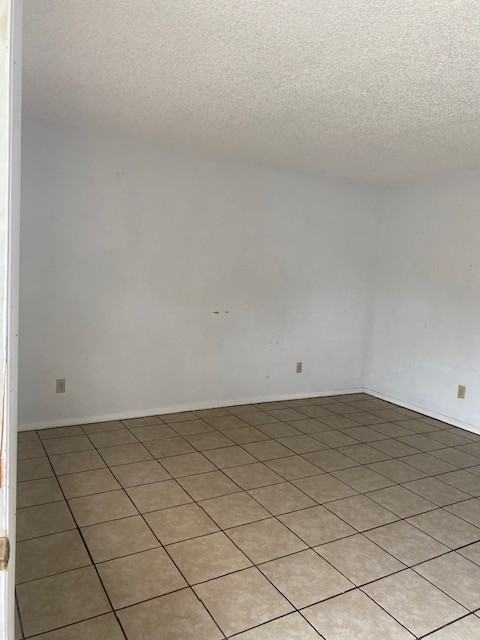 519 N Lanier Ave #519 - Photo 3 of 11