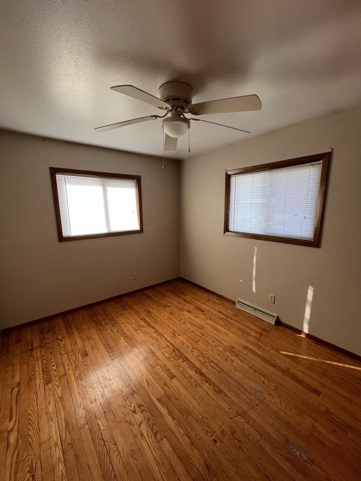 1510 S 38th St #1510 - Photo 2 of 11